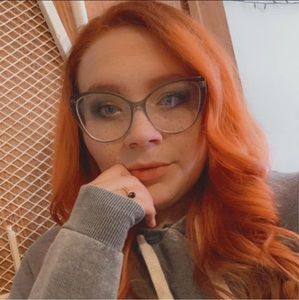 Meet your Posher, Desiree